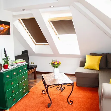 St. Gellert Square - Minilux Apartmán