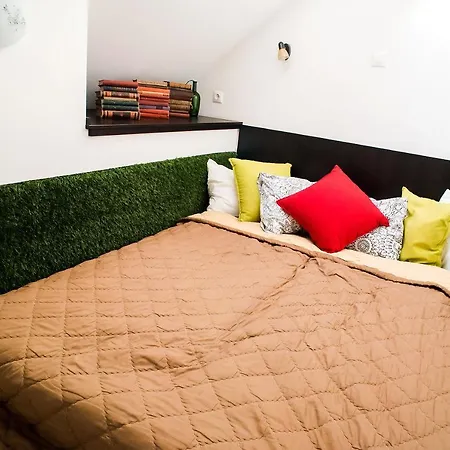 St. Gellert Square - Minilux