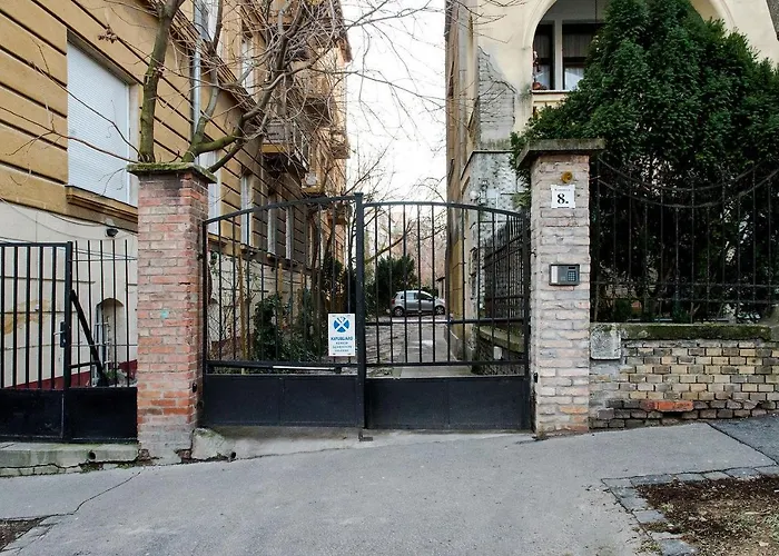 St. Gellert Square - Minilux דירה בודפשט