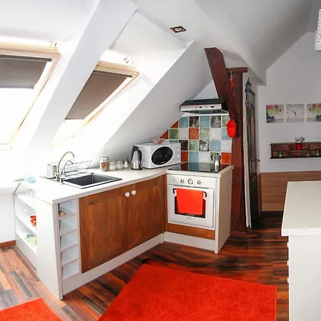 St. Gellert Square - Minilux *